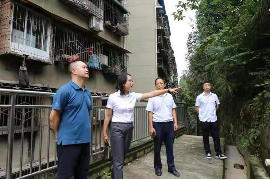 集团董事王玉梁带队检查康来物蚁领小区_副本 集团董事王玉梁带队检查康来物蚁领小区_副本