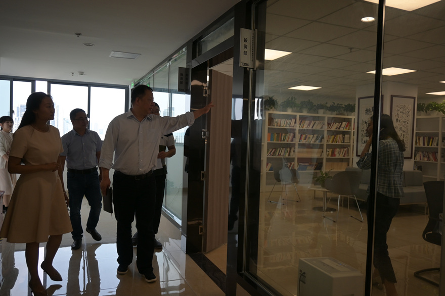 集团党委委员、副总经理王涛带队检查金控公司_副本 集团党委委员、副总经理王涛带队检查金控公司_副本