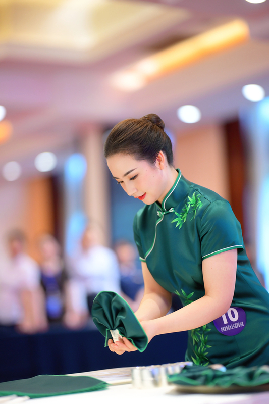 05中餐摆台李荣倩 05中餐摆台李荣倩