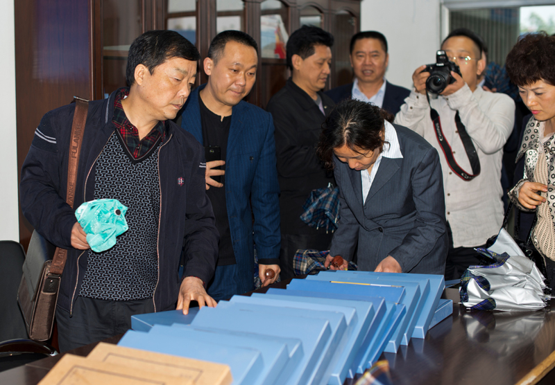 ׯ�к���Ϸ(�й�)�ɷ����޹�˾-����