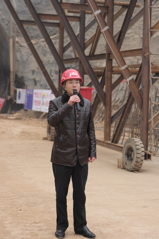 ׯ�к���Ϸ(�й�)�ɷ����޹�˾-����