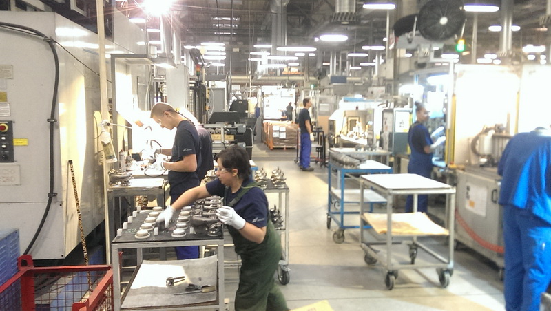 ׯ�к���Ϸ(�й�)�ɷ����޹�˾-����