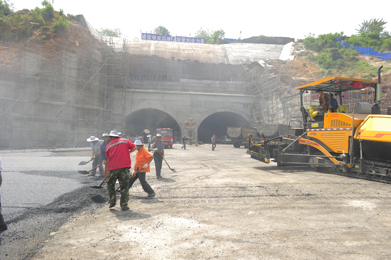 ׯ�к���Ϸ(�й�)�ɷ����޹�˾-����