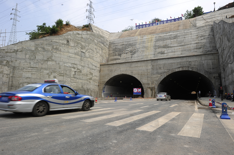 ׯ�к���Ϸ(�й�)�ɷ����޹�˾-����