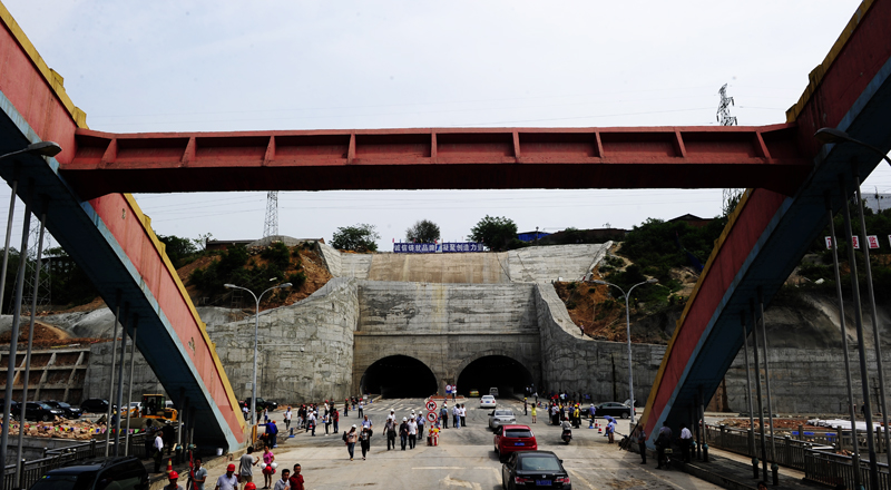 ׯ�к���Ϸ(�й�)�ɷ����޹�˾-����